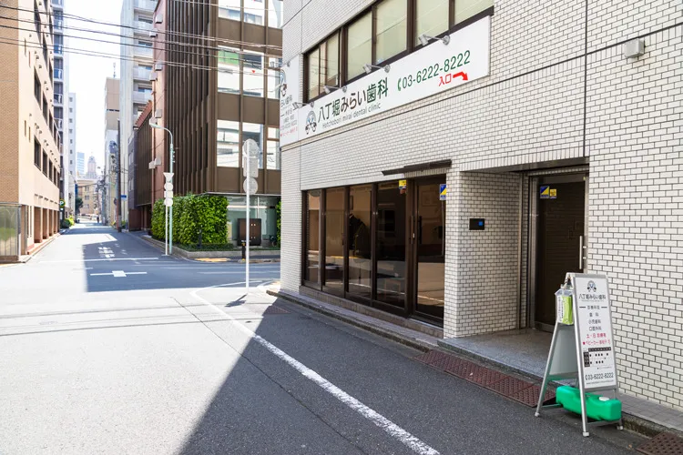 ①アクセスが便利で平日だけでなく土日も診療可能、 通いやすい立地・幅広い診療時間が魅力です