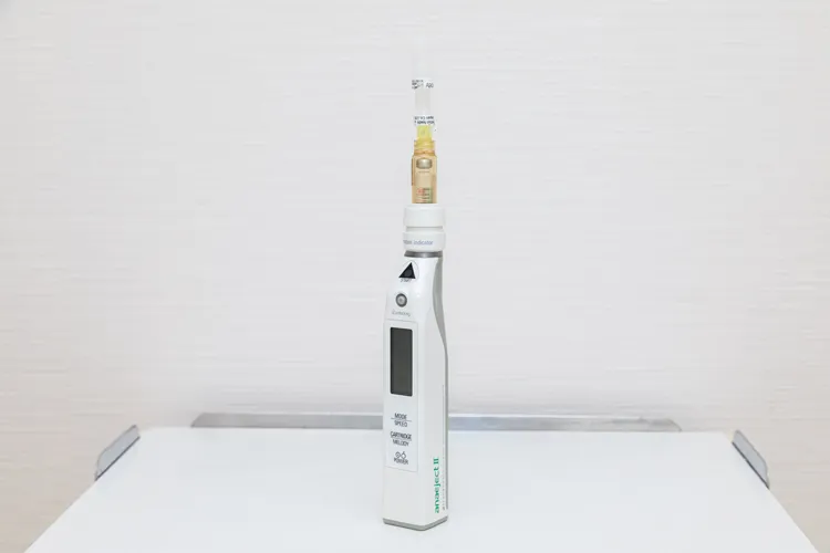 できるだけ痛みを抑えることが可能な電動麻酔器